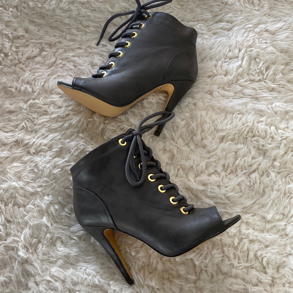 Michael Antonio gray bootie